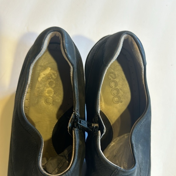 Ecco black soft suede pebbles sculptured with cone heel low cut zip up booties - Picture 10 of 12